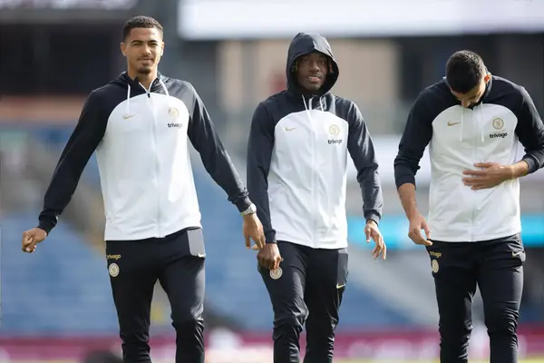 ‘Selling Their Best Striker?’ ‘Both Are Not Good Enough’ Fans Debate Claims That 2 Chelsea Players Could Leave