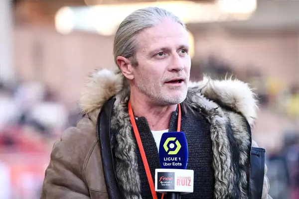 “He Could Be The Man” – Emmanuel Petit Backs 3-Time PL Winner To Replace Pochettino In Chelsea Dugout