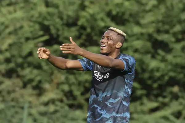 Chelsea And Arsenal Receive Boost In Race For PSG Linked Goalscorer