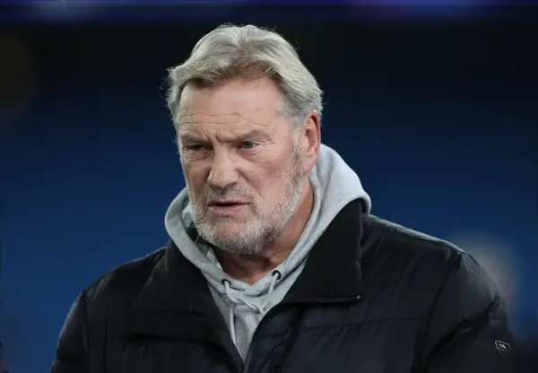 Glen Hoddle Claims Chelsea Would Be “In A Better State” With Enzo Maresca Alternative