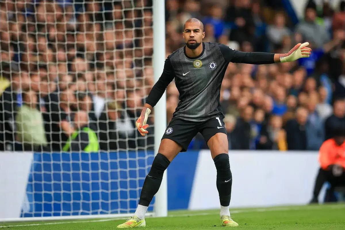 “No Deal”, “Prefer Sanchez”, “Terrible”: Chelsea Fans React As Club Linked To Signing £280k Per Week Goalkeeper On Loan