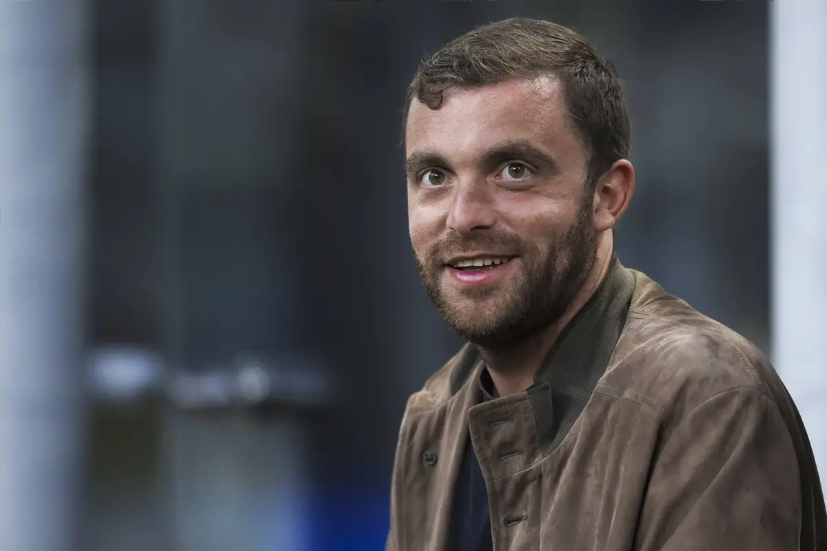 Fabrizio Romano Confirms Chelsea “Will Sign” Centre-Back Amid Interest in 20-Year-Old Arsenal Target