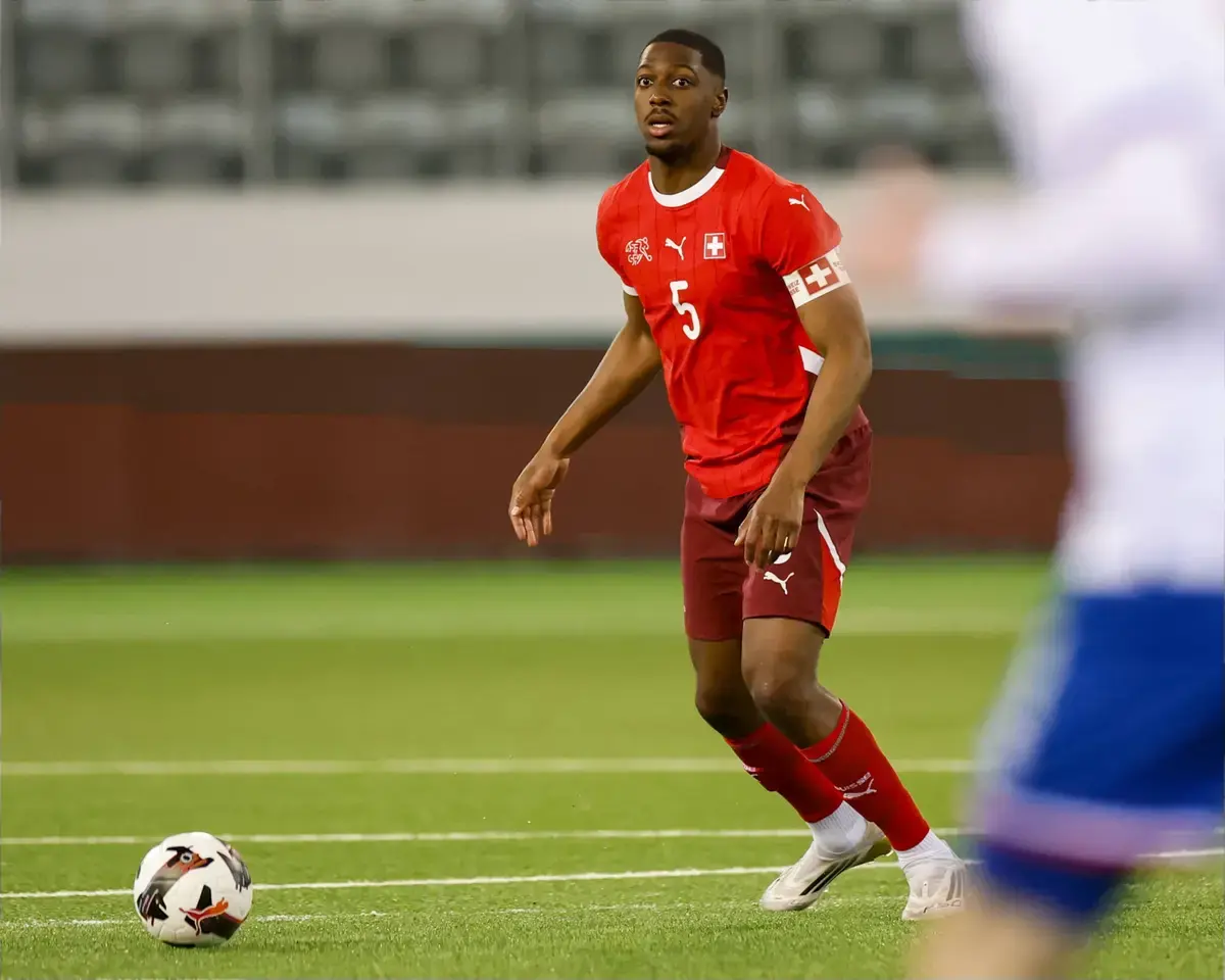 Chelsea Join Liverpool In Lining Up Bargain £8M Deal For ‘Giant’ Centre-Back – Report