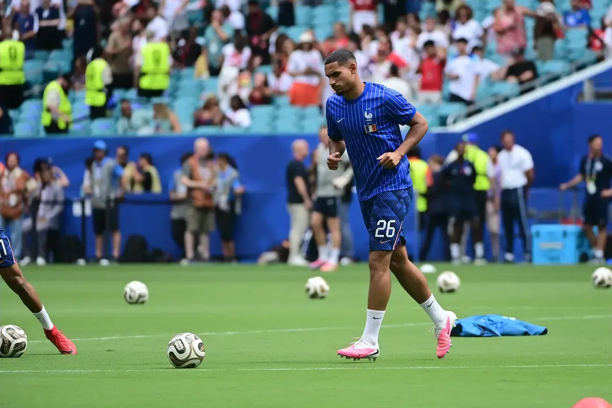 REPORT: Negotiations Are At A ‘Crucial Stage’ As Chelsea Close In On Next Transfer After Rogers